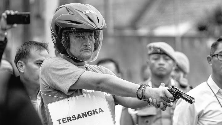 Info Jateng (@jateng_twit) on Twitter photo 24 Oktober 2025
Tepat 11 Bulan kepergian Gamma yang ditembak Polisi
Pelaku/tersangka belum mendapat putusan hukum dan masih menjabat sebagai polisi (belum diberhentikan secara tidak hormat) serta masih terima gaji dari negara.
Alfatihah untuk almarhum 24 Oktober 2025
Tepat 11 Bulan kepergian Gamma yang ditembak Polisi
Pelaku/tersangka belum mendapat putusan hukum dan masih menjabat sebagai polisi (belum diberhentikan secara tidak hormat) serta masih terima gaji dari negara.
Alfatihah untuk almarhum