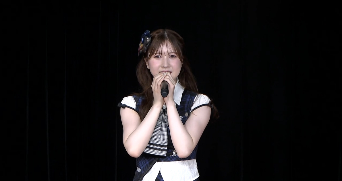 nagekinohina's tweet image. Introduction MC Q: What habit are you tryng to change?
Serika: I'm trying to stop going to Starbucks every day. 😔

Mid-stage MC Q: What are you looking forward to this winter?
Serika: I'm looking forward to Starbucks new menu! ☺️