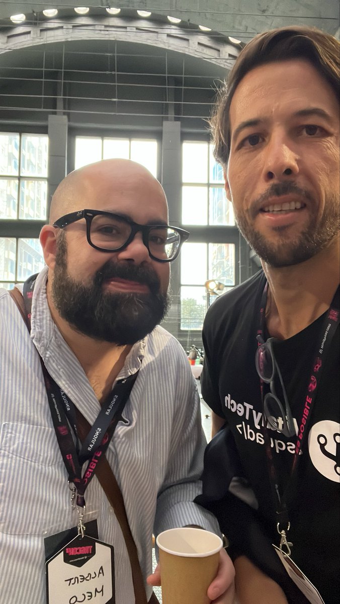 Esto también es la #TRGx #reencuentros Sngulares <a href="/vitaly_prl/">Vitaly</a> 🤝<a href="/sngular/">Sngular</a>