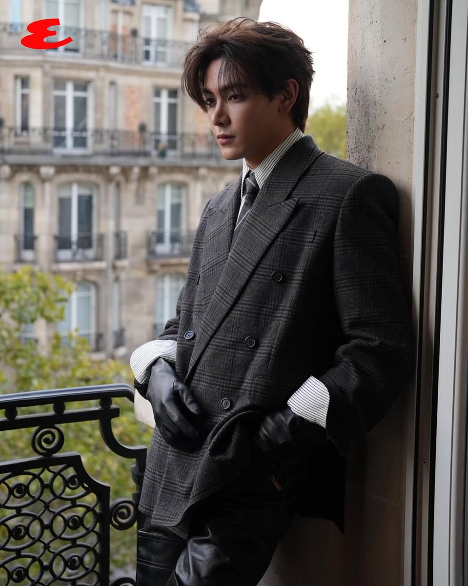 JoongOfficialTH's tweet image. [ #EsquireINTERVIEW ] จุง อาเชน กับบทสนทนาว่าด้วยสไตล์และจิตวิญญาณของ Saint Laurent ในโชว์คอลเล็กชั่น Women’s Summer 2026

📌 shorturl.asia/a8esW

@ChenRcj #จุงอาเชน #JoongArchen
