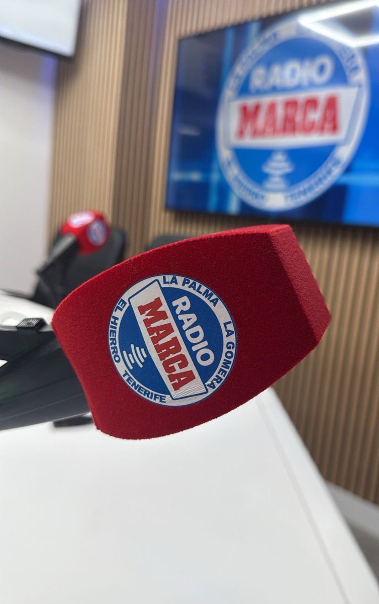 📻 ARRANCA el  #ADiarioLive de VIERNES con <a href="/seliangr/">Selene Melián</a> y <a href="/tommyRguezC/">Tommy Rodríguez</a> 

⚽Última hora del <a href="/CDTOficial/">CD Tenerife 🏴󠁧󠁢󠁳󠁣󠁴󠁿</a>.
🗣️ Eventos en <a href="/aytolalaguna_es/">Ayuntamiento de La Laguna</a>. 
⚾️Protagonistas del polideportivo.
🧑‍🏫 Secciones habituales y mucho más.

👉 Radiomarcatenerife.com