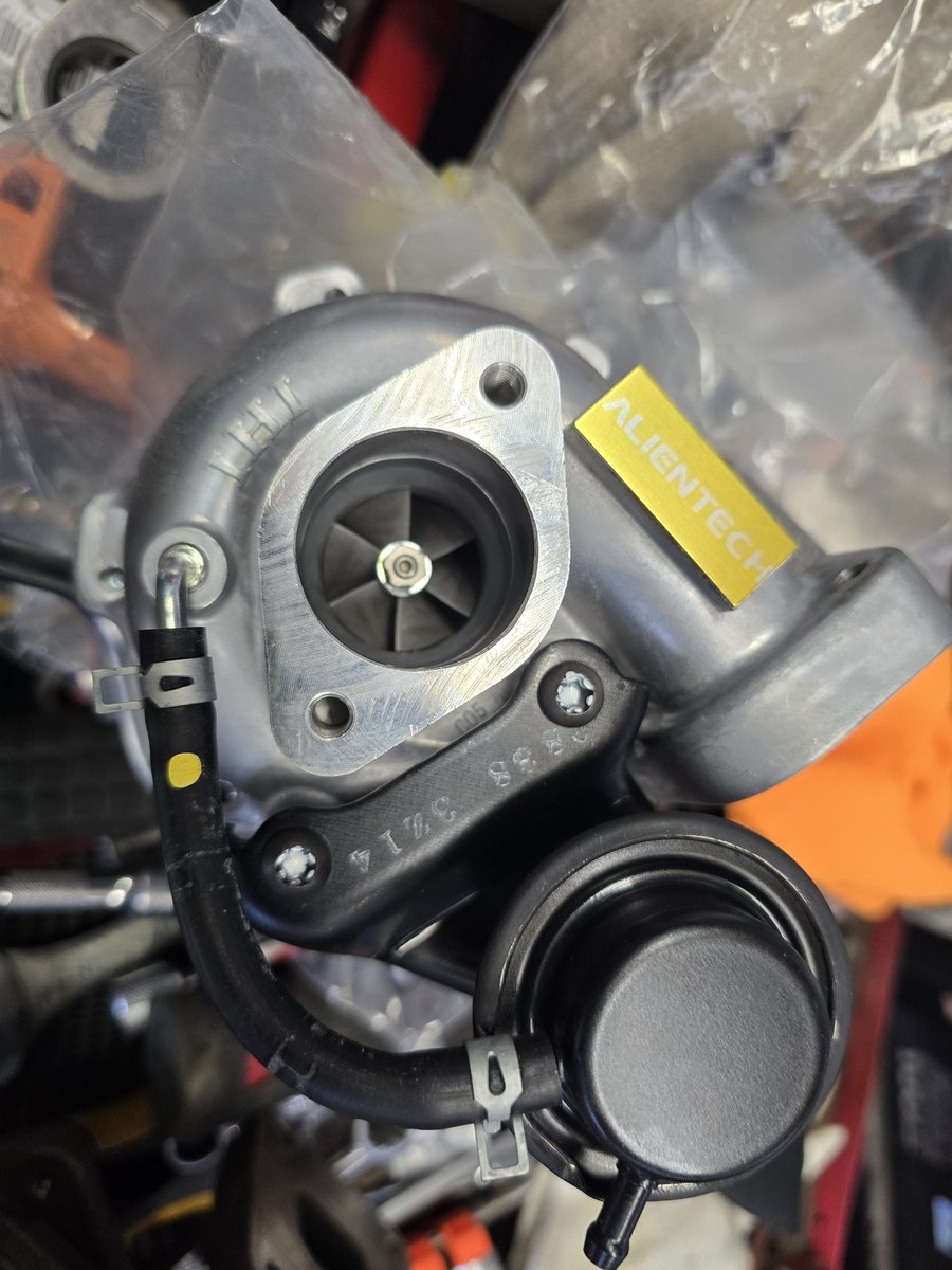 JB64やJB23、ZC33のハイフロータービン化を週に2～3台ご注文いただいていますが、ハイフロータービン化を検討している方は細かい打ち合わせも含めて早めに計画を行動が良さそうです👀💦
タービンの数が足りななくて今季シーズン中に間に合わない恐れ等も出てきてしまうかも💦
