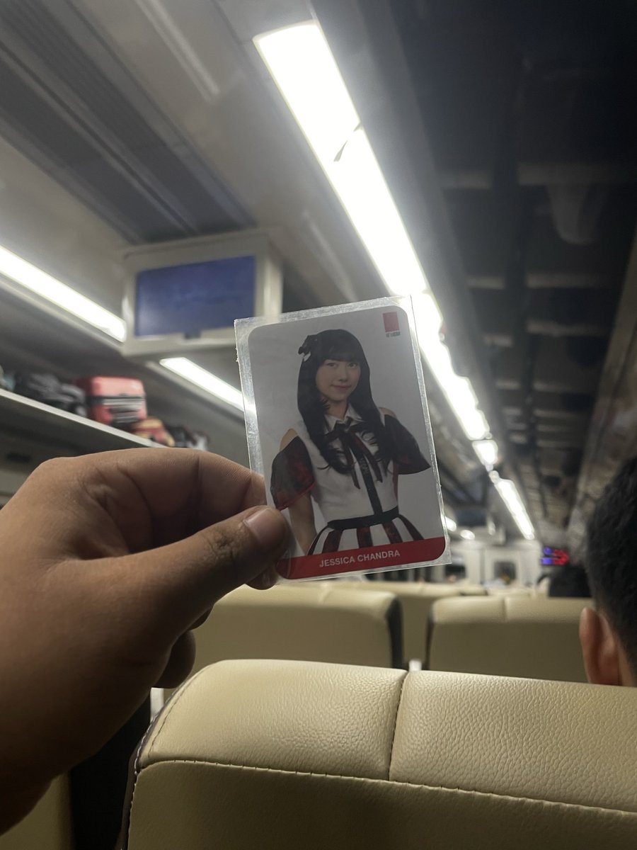 Oteweeeew breksssss <a href="/C_JessiJKT48/">Jessica Chandra</a>