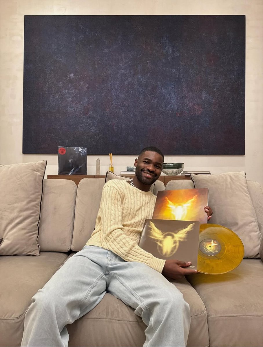 Dave’s new album “The Boy Who Played The Harp” rises to No. 1️⃣ on the Apple Music NG Top Albums chart 📈💽🔥