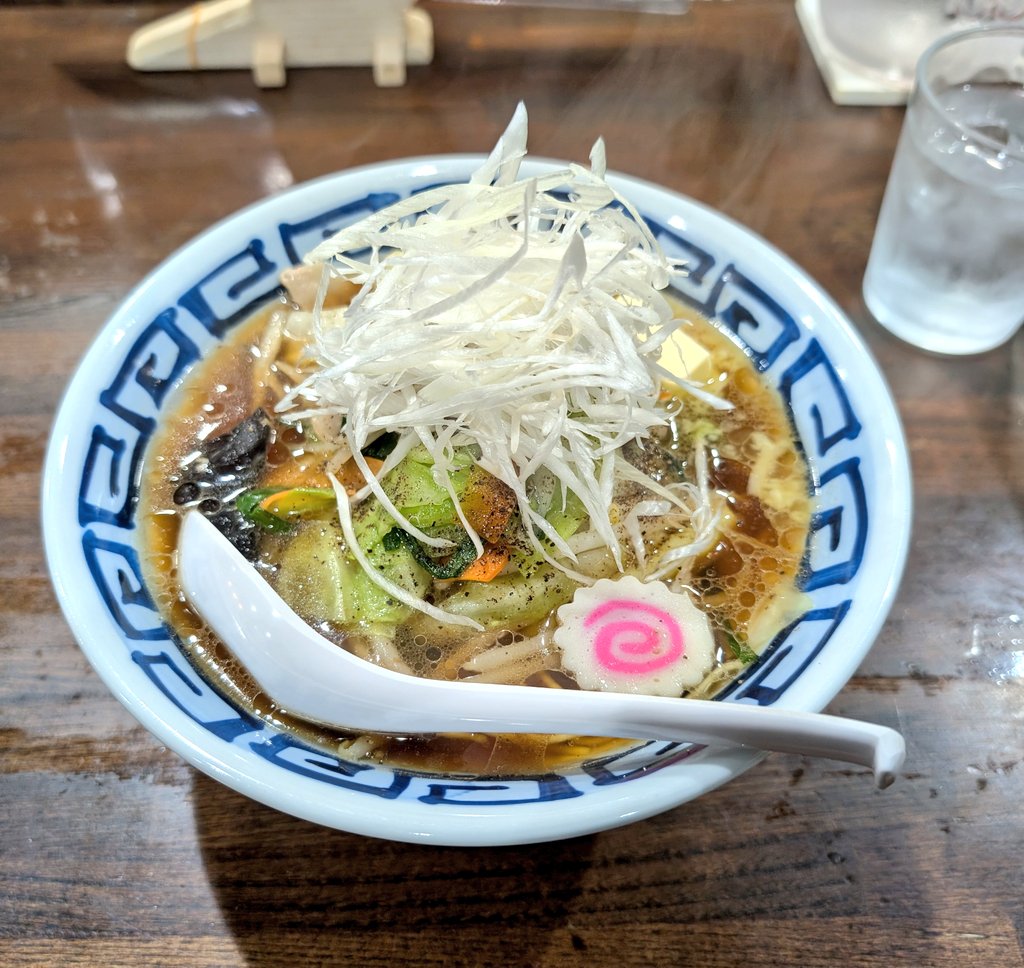 夜の六八さん
「野菜らーめん　醤油」
「バター」

提供終了前にもう一回
塩もいいけどバター醤油も旨い👍