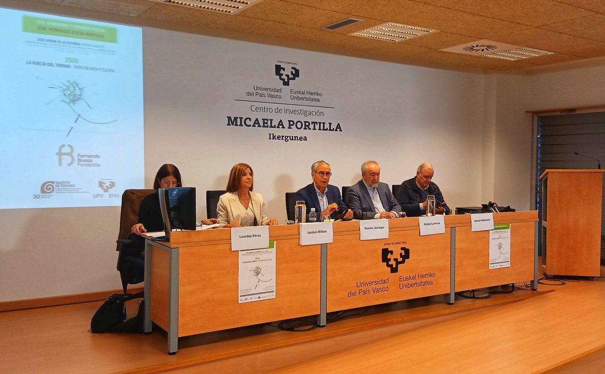 En última mesa de nuestro simposio con <a href="/Fundacion_Buesa/">Fundación Fernando Buesa Blanco Fundazioa</a> contamos con la participación de Izaskun Bilbao, Ramón Jáuregui, Rafael Larreina y Ramón Rabanera, testigos y protagonistas de la época. Presenta y modera, la periodista Lourdes Pérez.