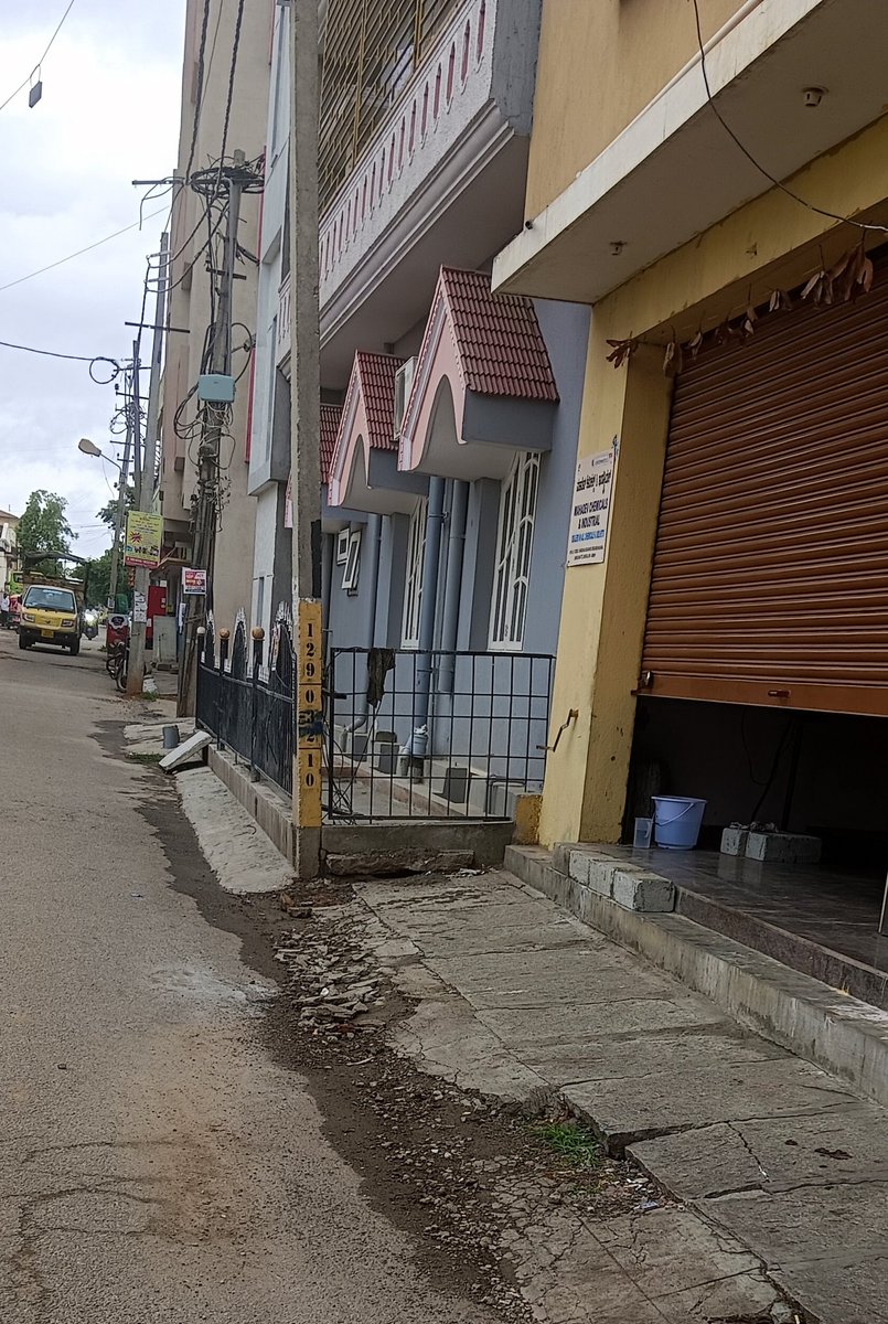 Where is the footpath? 

<a href="/BBMPSWMSplComm/">BBMP_SWM Cell</a> 

📍 ಸುಂಕದಕಟ್ಟೆ