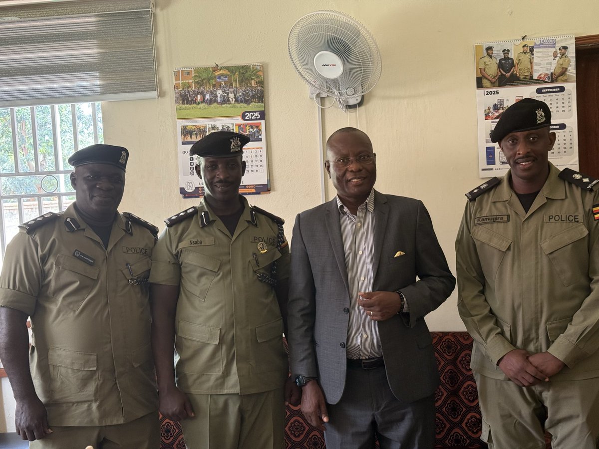 AKasingye's tweet photo. While in Jinja to establish a Regional Office for @TayariSecurity, I met my former colleagues to brief them about the strides our company has made towards improving the private security terrain in the country. They’re our supervisors. Jinja, here we come. @PoliceUg https://t.co/dMGBJK4ImP