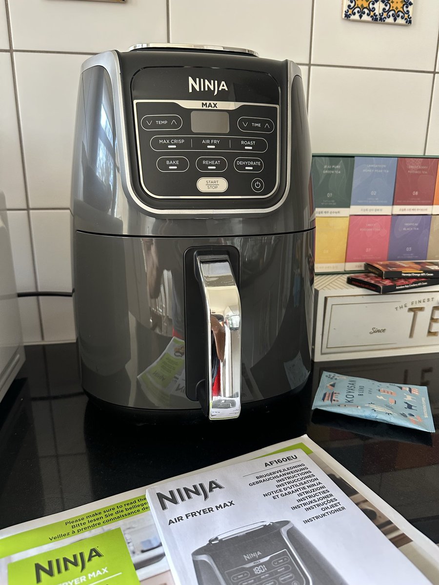 Since apparently air fryers are the best invention ever since the wheel according to people on X, I have finally bought one… 😅