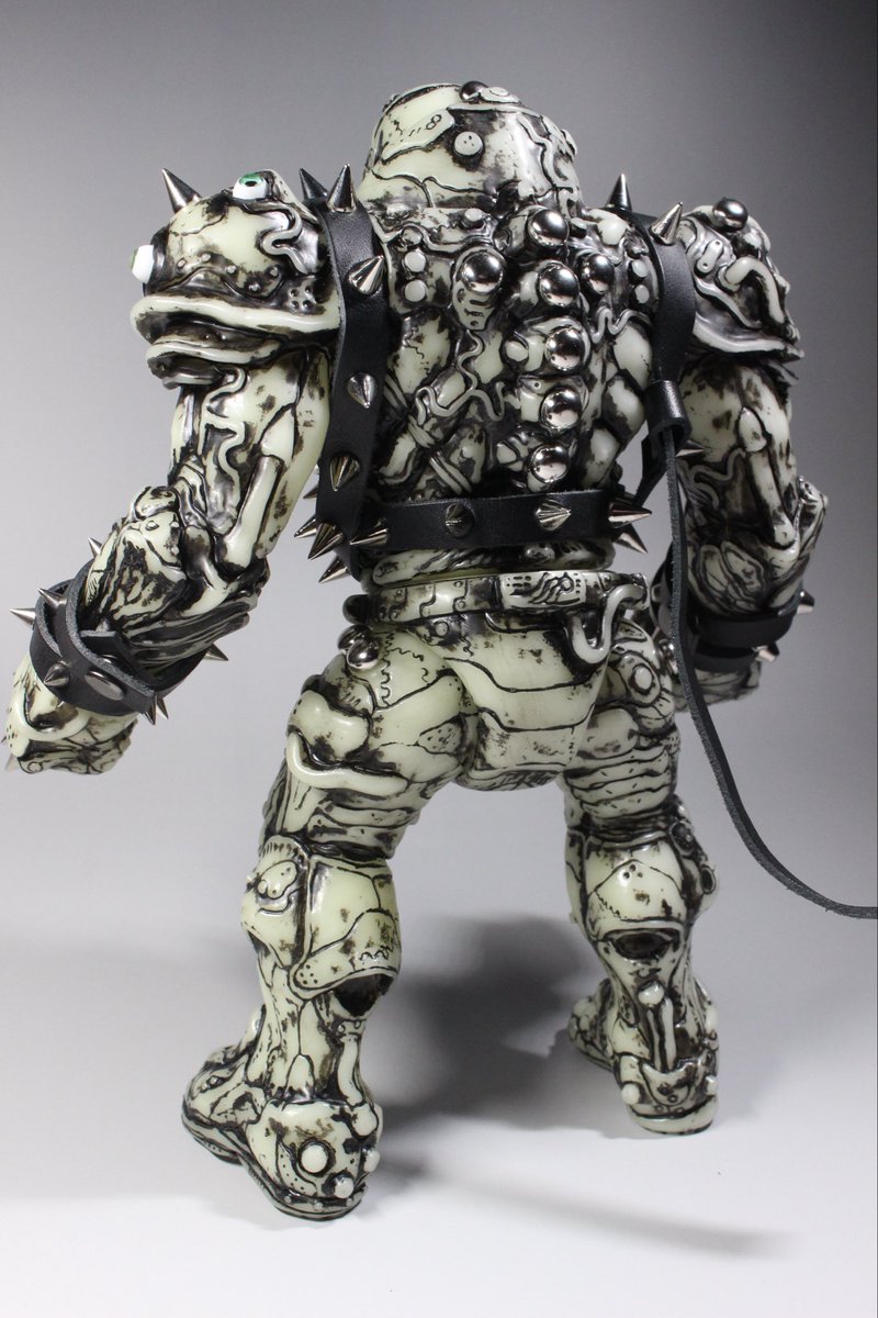 三毛玩具 髑髏ボーグ 塗装済 黒素体 インディーズソフビ 三毛玩具 (@