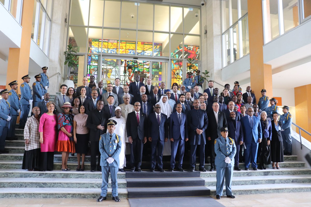 UNOAU_'s tweet image. 🌍 Today, @UNOAU_ joined the #UN family in #AddisAbaba to celebrate #UNDay, in collaboration with @UNEthiopia.
📸 More photos from the celebration are available here: flic.kr/s/aHBqjCynVk
#UnitedNationsDay #UN80