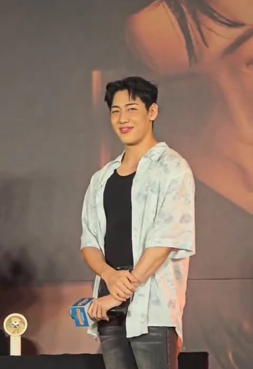 ทำไมพี่เค้าหล่อจังคะ 😊😊

#BamBamFansignKhonkaen