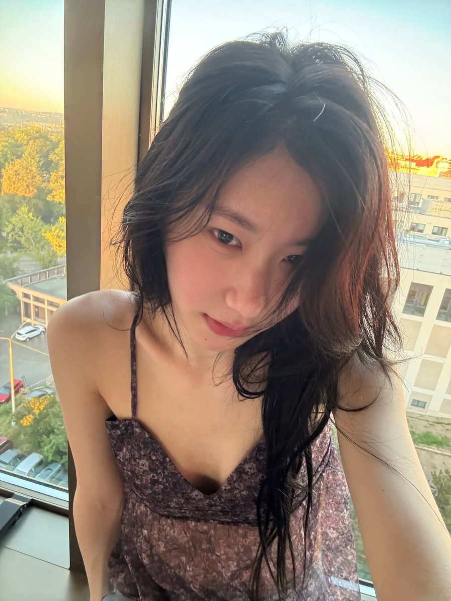 chaerpics's tweet image. #chaeryeong (chaerrry0) instagram update