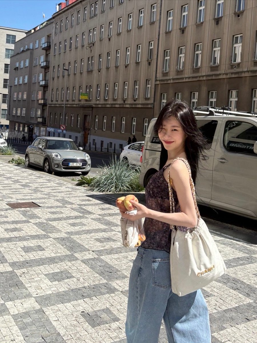 chaerpics's tweet image. #chaeryeong (chaerrry0) instagram update