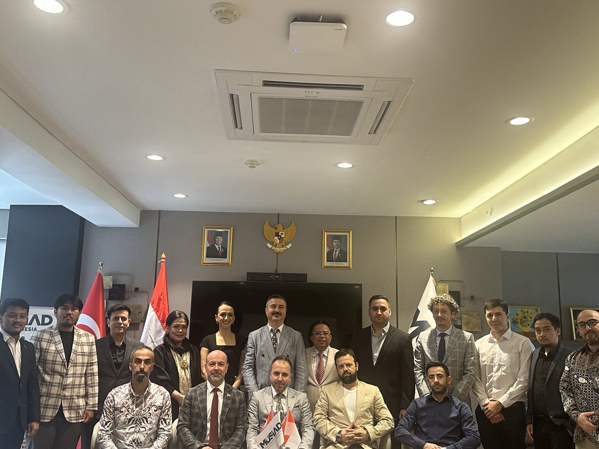 MÜSİAD Endonezya olağan genel kurulu sonrası yönetim kurulu ile beraberiz. Yeni dönemin hayırlar getirmesi ümidiyle