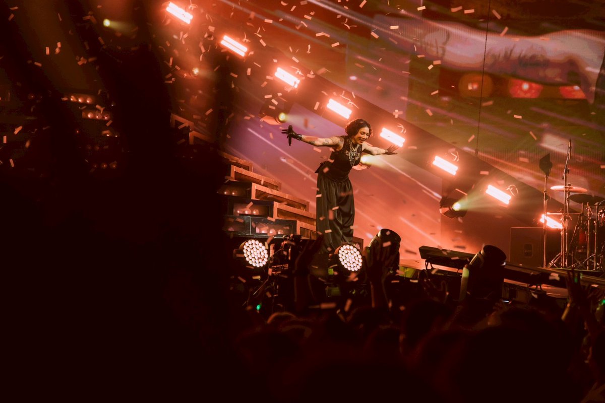 BrickinfoReport's tweet image. &quot;ดา เอ็นโดรฟิน&quot; จัดเต็ม DA20th CONCERT “THE ENDORPHINE EFFECT” ฉลอง 20 ปี พร้อมแขกรับเชิญเซอร์ไพรส์ และมอบรายได้ช่วย &quot;มูลนิธิเพื่อนหญิง&quot;

👉  brickinfotv.com/entertainment/…

#JulasHerbxDa20Concert #TheEndorphineEffect #ดาเพื่อนสนิทกลับมาแล้ว #คอนครบครอบ20ปีดาเอ็นโดรฟิน #NONTTANONT…