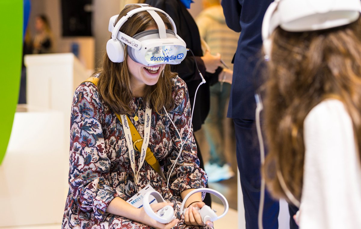 👩‍⚕️🩺Escoge los visores ideales para formarte en #DoctopediaXR.

Aprovecha al máximo nuestro campus  de realidad extendida con alguno de estos visores:

🥽 Meta Quest 3
🥽 Pico XR 4 Ultra

Descubre todo sobre la plataforma que ha revolucionado la formación médica👇