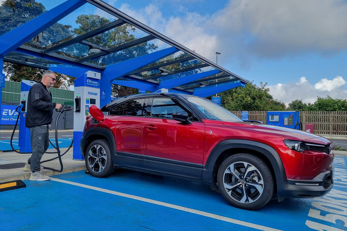 Do you own an electric car and use the public EV charging network? We'd love to hear from you!   

Complete our survey and help us reveal the best places to stop for a top-up 🔌 buff.ly/QtsZ5v3
