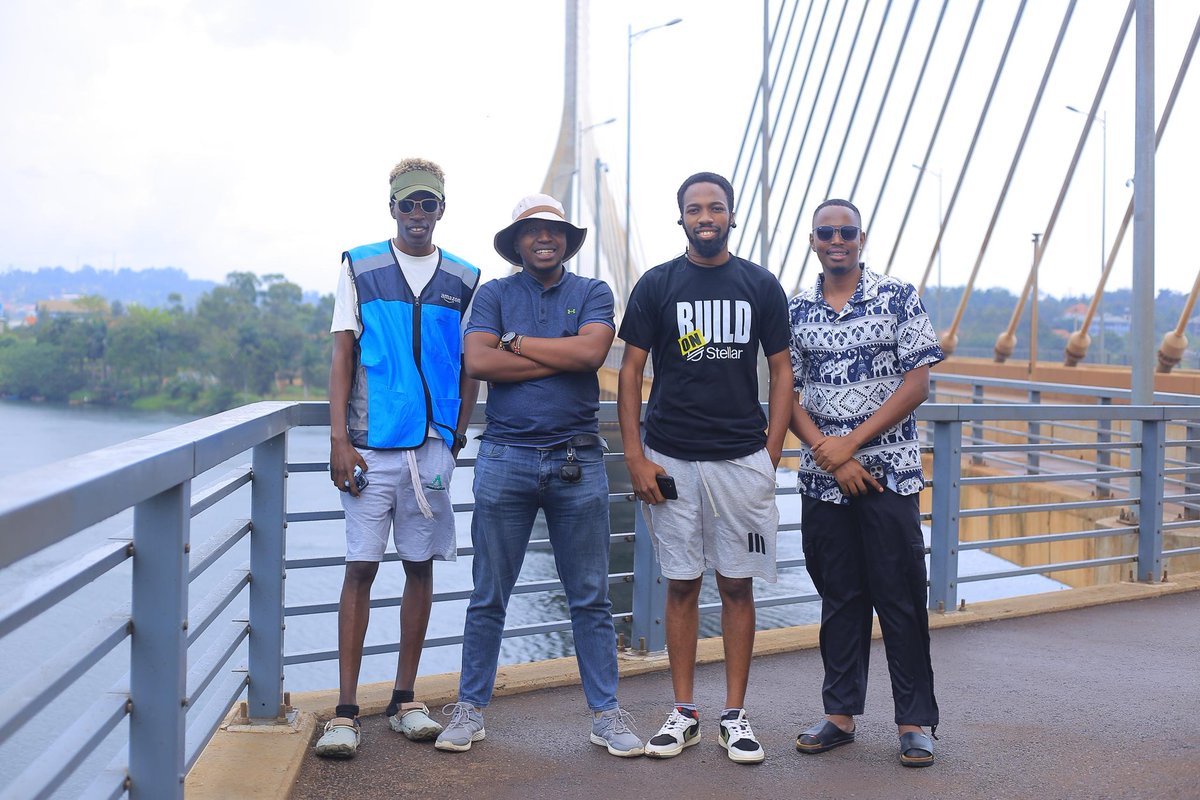 ETHNile_'s tweet image. Our #ETHNile city tour is in full swing in Jinja,the source of the River Nile 🌊🔥

We’re having an amazing time showing our visitors from Kenya, Congo, and Uganda around, connecting over ideas, culture, and innovation. 🌍
