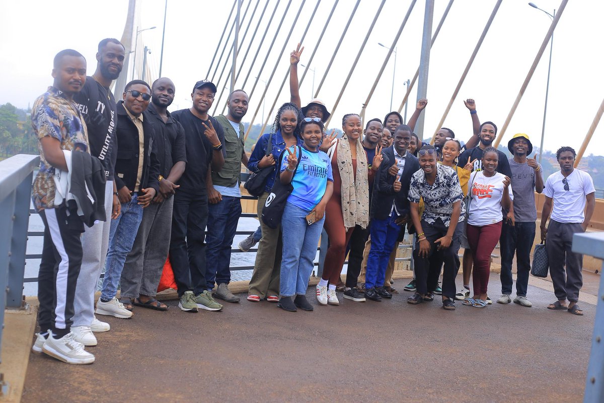 ETHNile_'s tweet image. Our #ETHNile city tour is in full swing in Jinja,the source of the River Nile 🌊🔥

We’re having an amazing time showing our visitors from Kenya, Congo, and Uganda around, connecting over ideas, culture, and innovation. 🌍