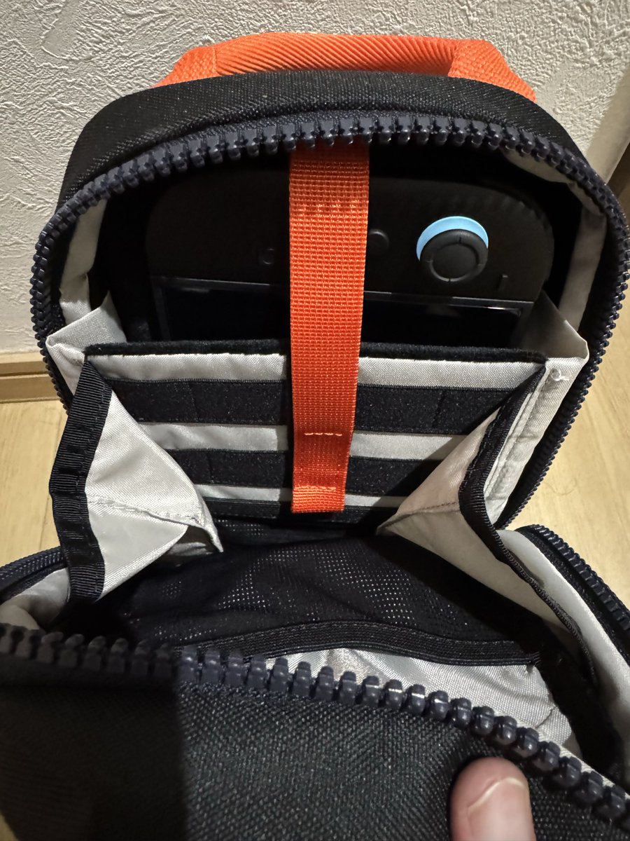 yoyuu5963's tweet image. 以前ミトさんが紹介していたtomtoc さんのswitch2専用バッグ購入しました！

口が大きくて使いやすいし、しっかりswitch2も固定してくれるので安心😆

youtube.com/shorts/LFhL7_0…

#時雨ミト
#tomtoc