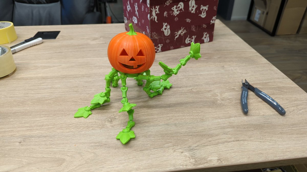 obramko's tweet photo. @phaetus3D Rapido 2 UHF, green ABS, orange PLA. https://t.co/uHOefmdTRN