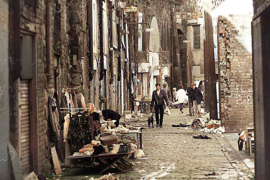 Paddy's Market, Bridgegate, #Glasgow 1980s.
(James Harkins)