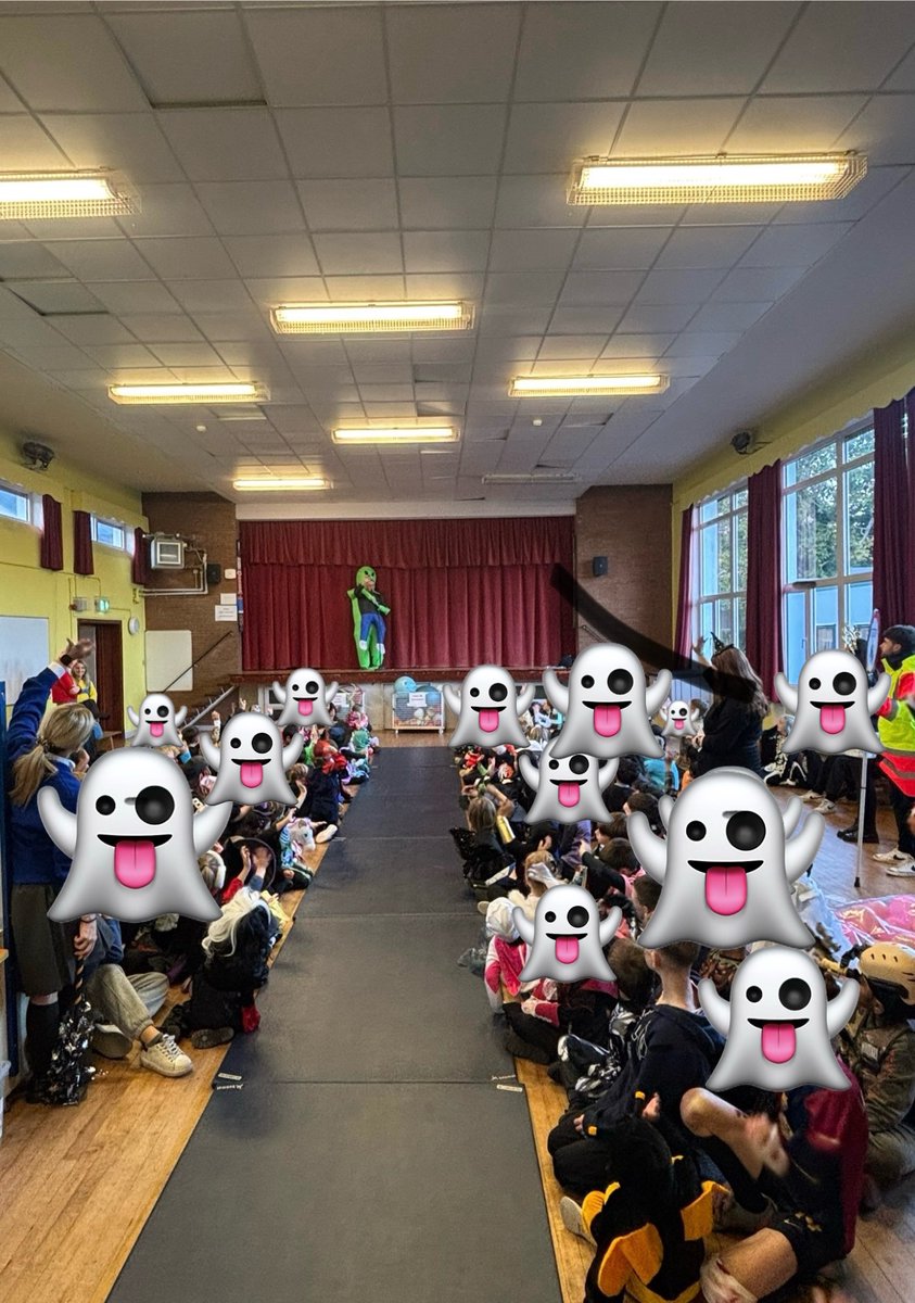 Our Halloween parade went really well today! The costumes were just fantastic! Well done to all our students for all the work and effort👻

Happy Halloween to everyone in our school community 🎃