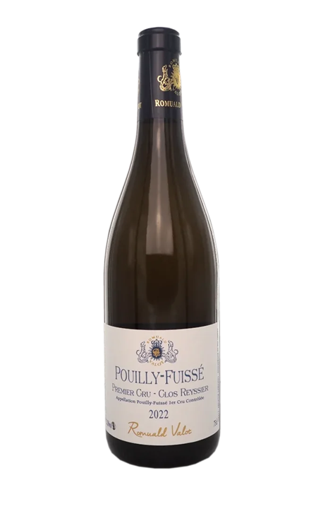 Experience the refined taste of the 2022 Pouilly-Fuissé 1er Cru, a distinguished white Burgundy crafted exclusively from Chardonnay grapes. This wine offers a harmonious blend of floral, citrus, and mineral notes - bit.ly/4gXfeSm #PouillyFuisse #BurgundyWine #Chardonnay