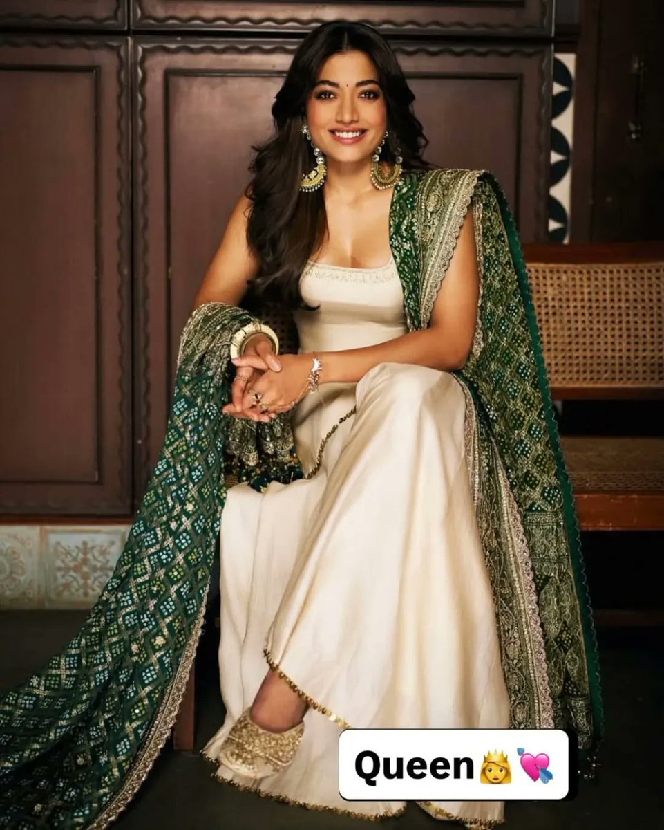 Tellymantra's tweet photo. Ethereal as ever! Rashmika Mandanna’s festive look is pure perfection 💖

#rashmikamandanna #bollywood #tellymantraofficial https://t.co/ClmcUxSt5l