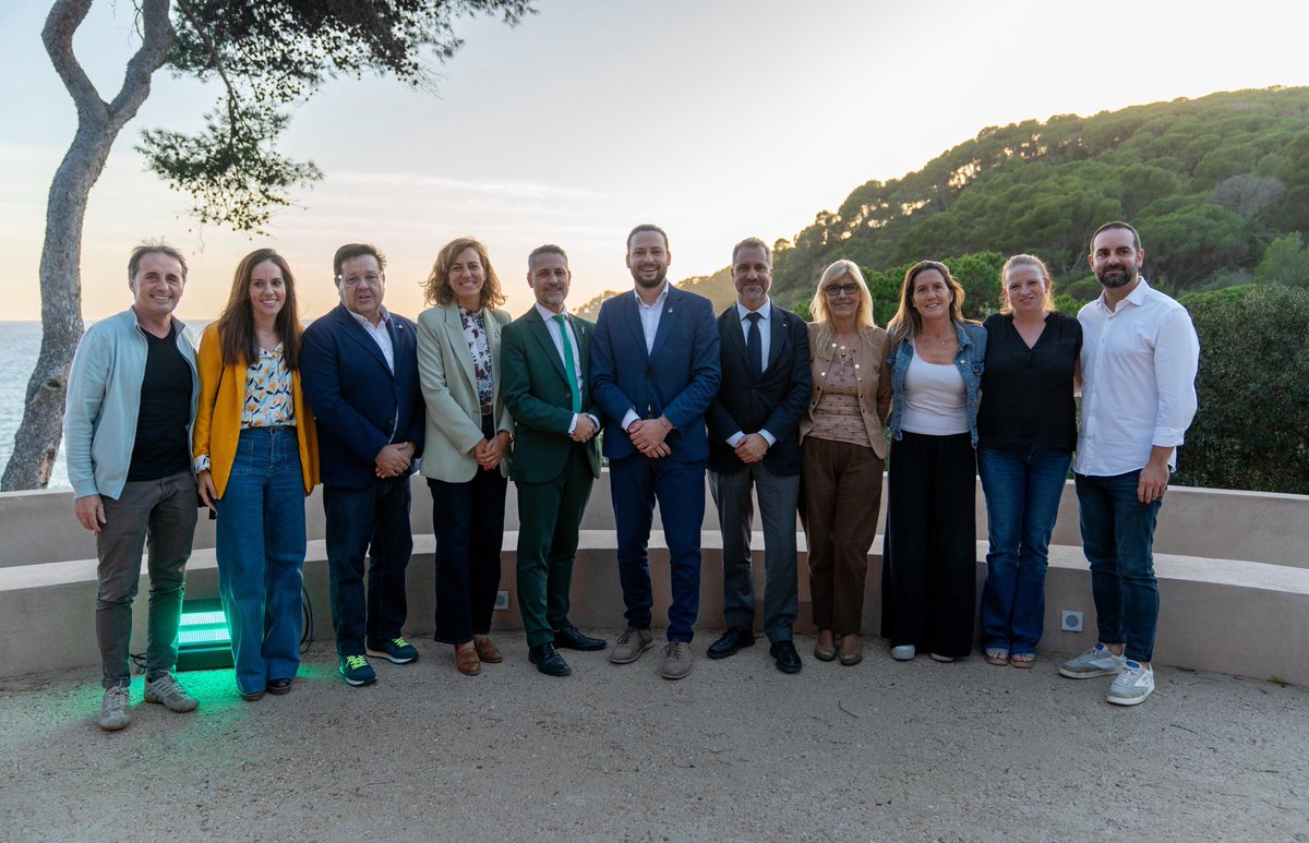 Us deixem la inauguració de l'amfiteatre dels Jardins de Santa Clotilde en imatges 😍

🙇🏼‍♀️ Recordeu que aquest cap de setmana tenim els concerts de Manu Guix i la Capsa Màgica per gaudir d'aquest nou escenari natural a Lloret de Mar!