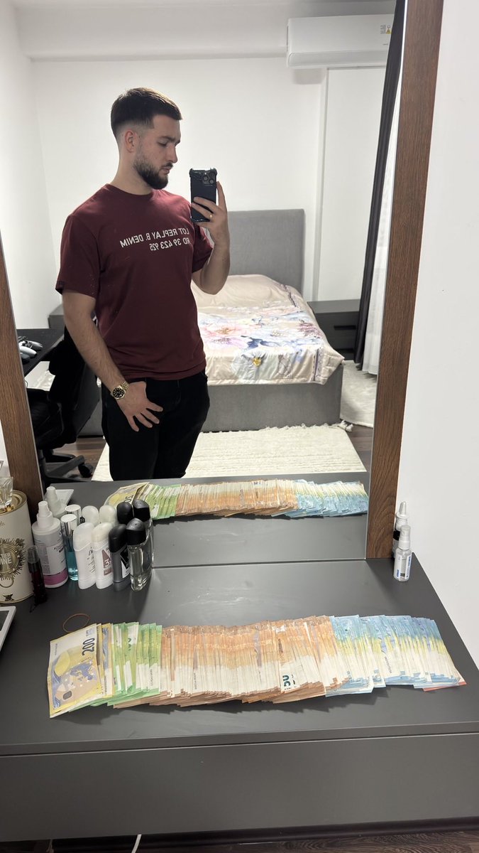 baggatarius0's tweet image. Show the whole picture next time