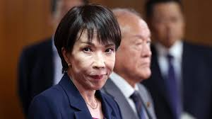 nachomdeo's tweet image. A poco de asumir, Takaichi dijo que el interés nacional debe guiar todas sus decisiones de política exterior y comercial. Ha indicado que podría revisar acuerdos comerciales si no responden a los intereses de Japón. Aquí hay una posible línea de ruptura entre Tokio y Washington