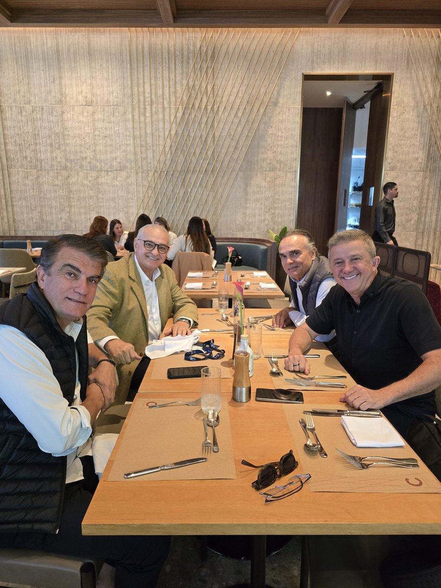 aluizionassi's tweet image. Em SP encontro GRI (setor imobiliário e financeiro). Após missão empresarial da Comunidade Europeia. Tb uma empresa Espanhola (tecnologia orgânicos), por fim a BrazilFarm que já investem no #Agro_Roraima.

#Roraima_AMelhorFronteiraAgrícolaDoBRASIL
#AtraçãoDeInvestimentos 🏁🏁🏁