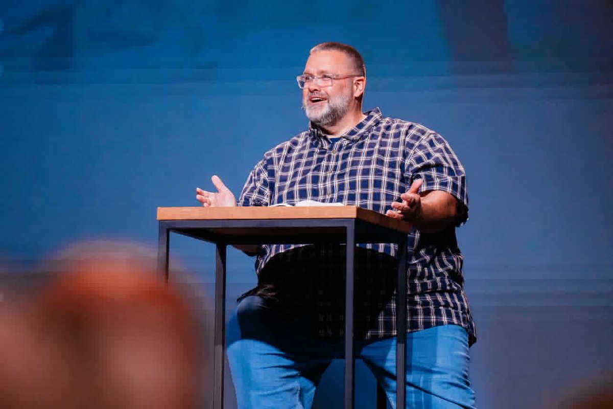 KristenSisk's tweet image. He liked it so much he went back for SECONDS

Knee Replacement #2 is today.  Y’all please be praying ♥️ @shanesisk 

“Let us hold tightly without wavering to the hope we affirm, for God can be trusted to keep his promise.”
Hebrews 10:23