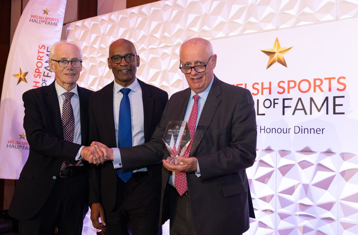 Graham_Thomas's tweet photo. ...and congratulations to superb host Rob Cole - along with equally superb @MollyStephens_ - who, after 34 years of cruel snubs, was finally recognised as the best sports journalist in Wales. (He was happier than he appears).

#WSHOF https://t.co/aknFnFzyyJ