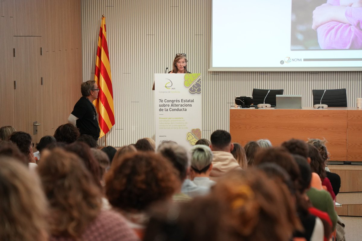 cconducta's tweet photo. #CongresoConducta2025 | 💬 We Are All in This Together

La Dra. M. Louise Hemmeter - @VanderbiltU, abre el Congreso hablando sobre cómo escuela, familia y comunidad pueden trabajar juntas para prevenir conductas desafiantes.

#PyramidModel https://t.co/5iqbqlrqDg