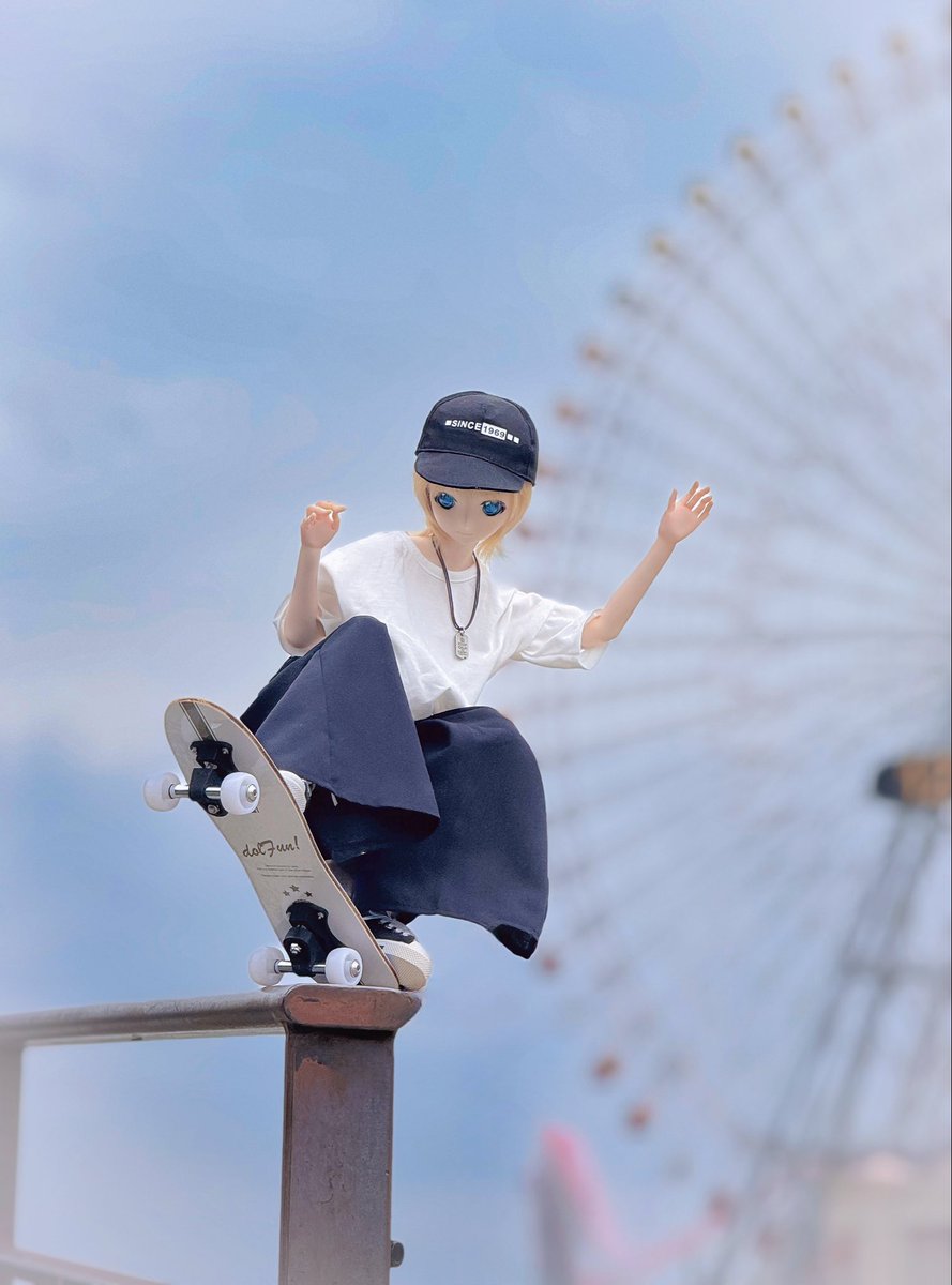 ranran1996no5's tweet image. スケボー🛹あれば
　　何処だって遊び場に変えられる🛹

#ちぇりーちっぷす
#dolfun 
＃鏡音リン 
#うちのこかわいい