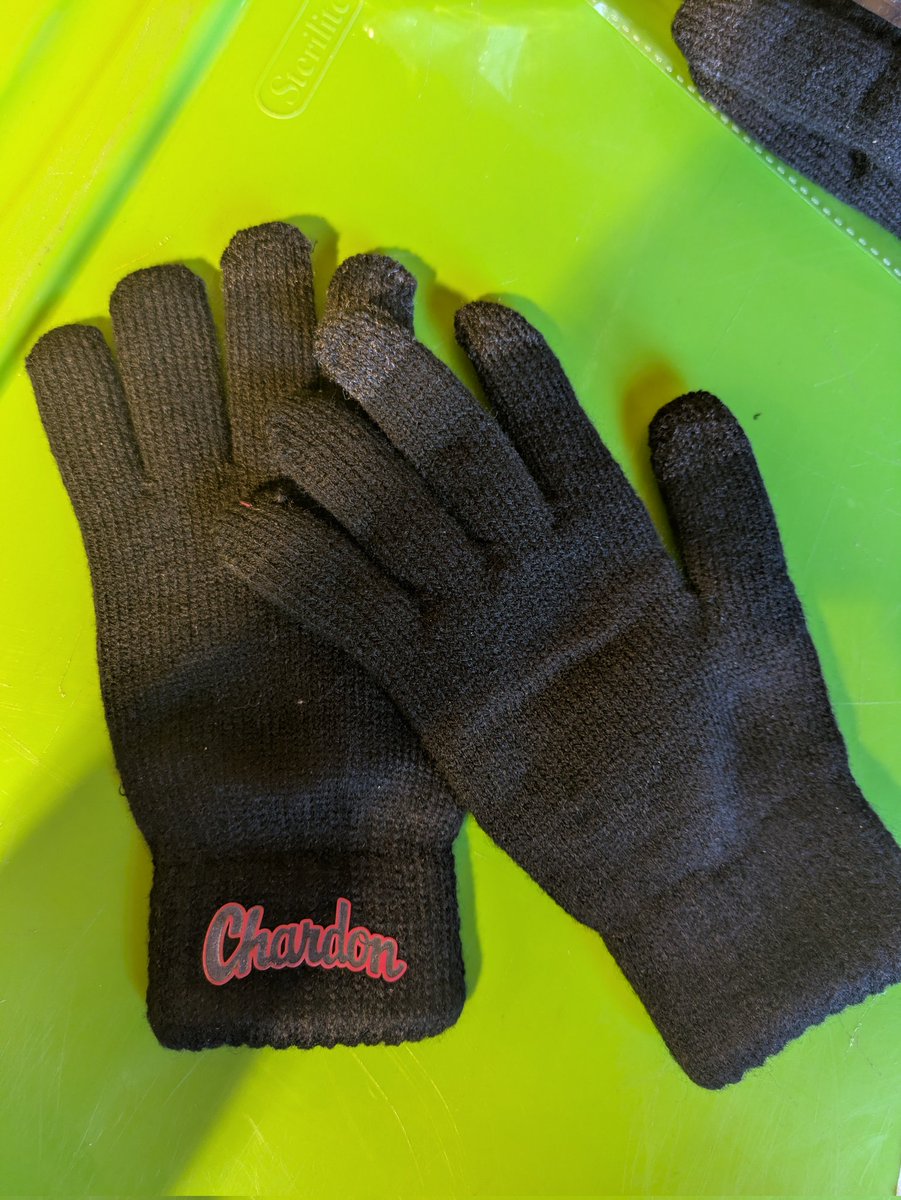 chardonboosters's tweet image. Chardon Memorial Field is the place to be tonight! 
🏈 Big game vs Kenston &amp;amp; Football/Cheer Senior Night
🥁 Marching band Halloween show
🦁 It&apos;ll be wild in the student section- it&apos;s Jungle night for the crazies
🧤 New merch in the Topper Shop including Topper Gloves