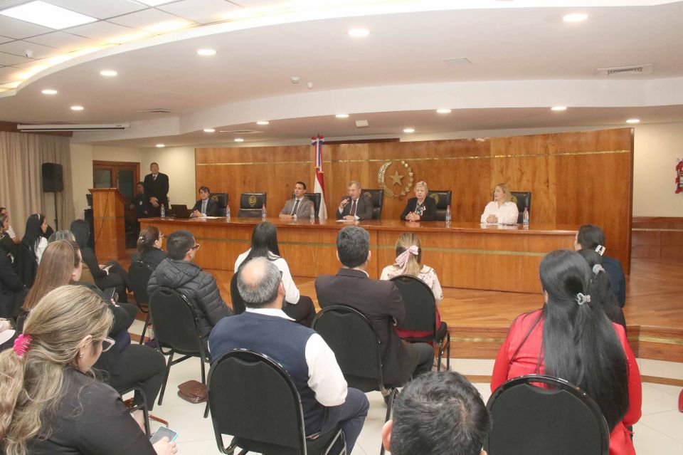 PoderJudicialPY's tweet image. 🔴Ministro Jiménez Rolón acompañó jornada de evaluación de conocimientos para cargos vacantes de Central
🔹Dando cumplimiento a la Acordada N° 1309/2019, que regula el proceso de concursabilidad para el ingreso y promoción de personas en el Poder Judicial, este jueves 23 de…