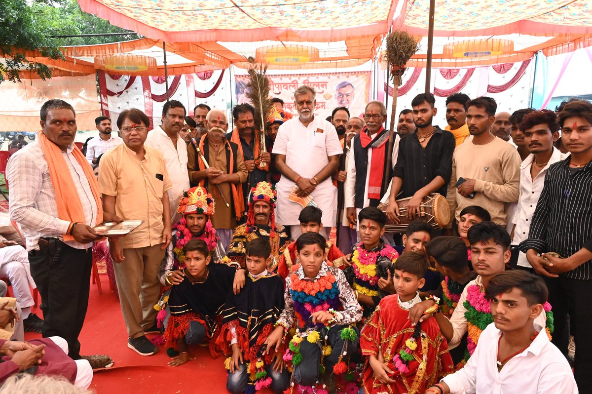 आज का दिन महत्वपूर्ण रहा। जरारूधाम गौ अभयारण्य (ग्राम मगरोन) में आयोजित 'दीपावली मिलन और अन्नकूट कार्यक्रम' के पारिवारिक वातावरण में शामिल हुआ। 'ग्वालियर आदर्श गौशाला' के संरक्षक संत ऋषभदेव आनंद महाराज जी गौ सेवा में उत्कृष्ट कार्य कर रहे हैं। उनका मार्गदर्शन प्राप्त हुआ।

इस