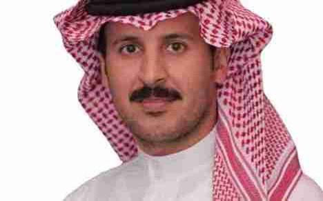 د. ثواب السبيعي، أو كما يُعرف بـ “سائح تيوب”، تُسعدني نجاحاته وحضوره المميز في منصات التواصل الاجتماعي، حيث أصبح سفيراً لوطنه، ورائداً استثنائياً في مجاله الذي اختاره وبرع فيه ..
نجتمع بشكل دائم في عمل بإحدى اللجان لكننا التقينا مصادفةً في مناسبة اجتماعية مؤخراً، وسجّل بهدوء