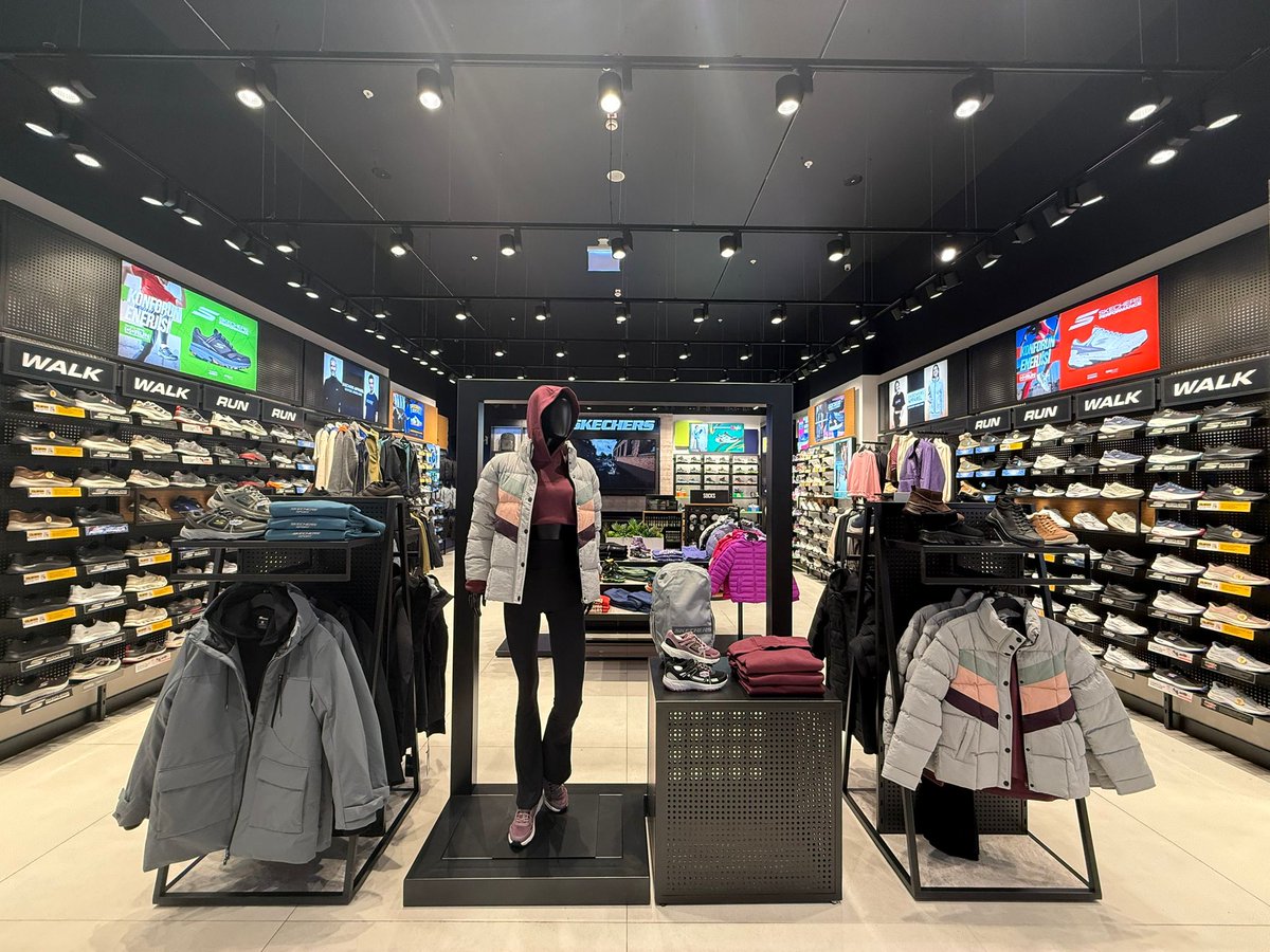 MeydanAVM's tweet photo. Skechers Meydan İstanbul'da açıldı! 👟✨

Konfor, stil ve teknolojiyi bir araya getiren @skecherstr artık Meydan İstanbul AVM’de!

Yeni koleksiyonları keşfetmek, her adımda fark yaratmak için seni mağazamıza bekliyoruz.

📍 Meydan İstanbul AVM – Moda Merkezi, Zemin Kat

#Skechers https://t.co/Mkt08jtH0x