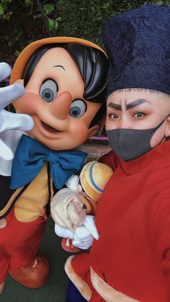 shirokuma73's tweet photo. 仮装～！！
今日は、前半ピノキオのお人形リベンジ、後半は念願のカンベアのヘンリーでした🐻️🎼

あやかちゃん一日ありがとう～😍❤️❤️❤️

#Dハロ2025 https://t.co/3KMPpDA6oy