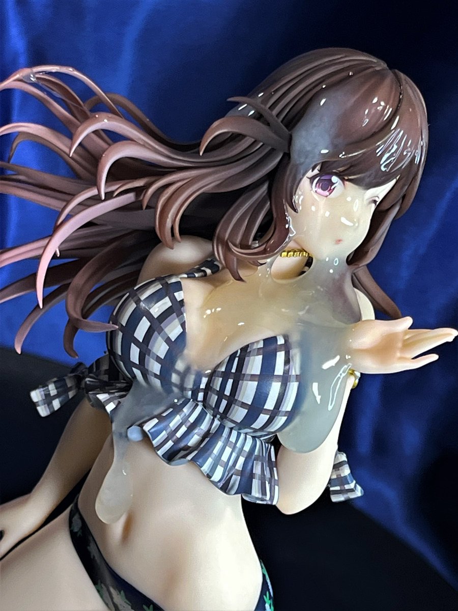 fig_b_224's tweet photo. まぁ当然πから徐々に垂れてくる訳ですが。
雫が垂れてはまた雫が生成されるという、無限モードに突入してました🥰

それなりに量も多かったのかな……

#フィギュアぶっかけ https://t.co/EEaHMt1fVR