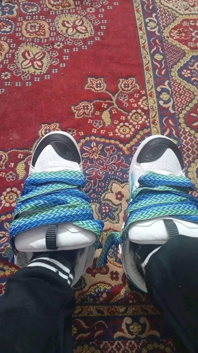 Ash84491985's tweet photo. اخويا لسه مديله ٥٠٠ جنيه فلوس الدروس لاقيته راح اشتري بيهم كيا سبورتاج https://t.co/3PO8XtpOKG