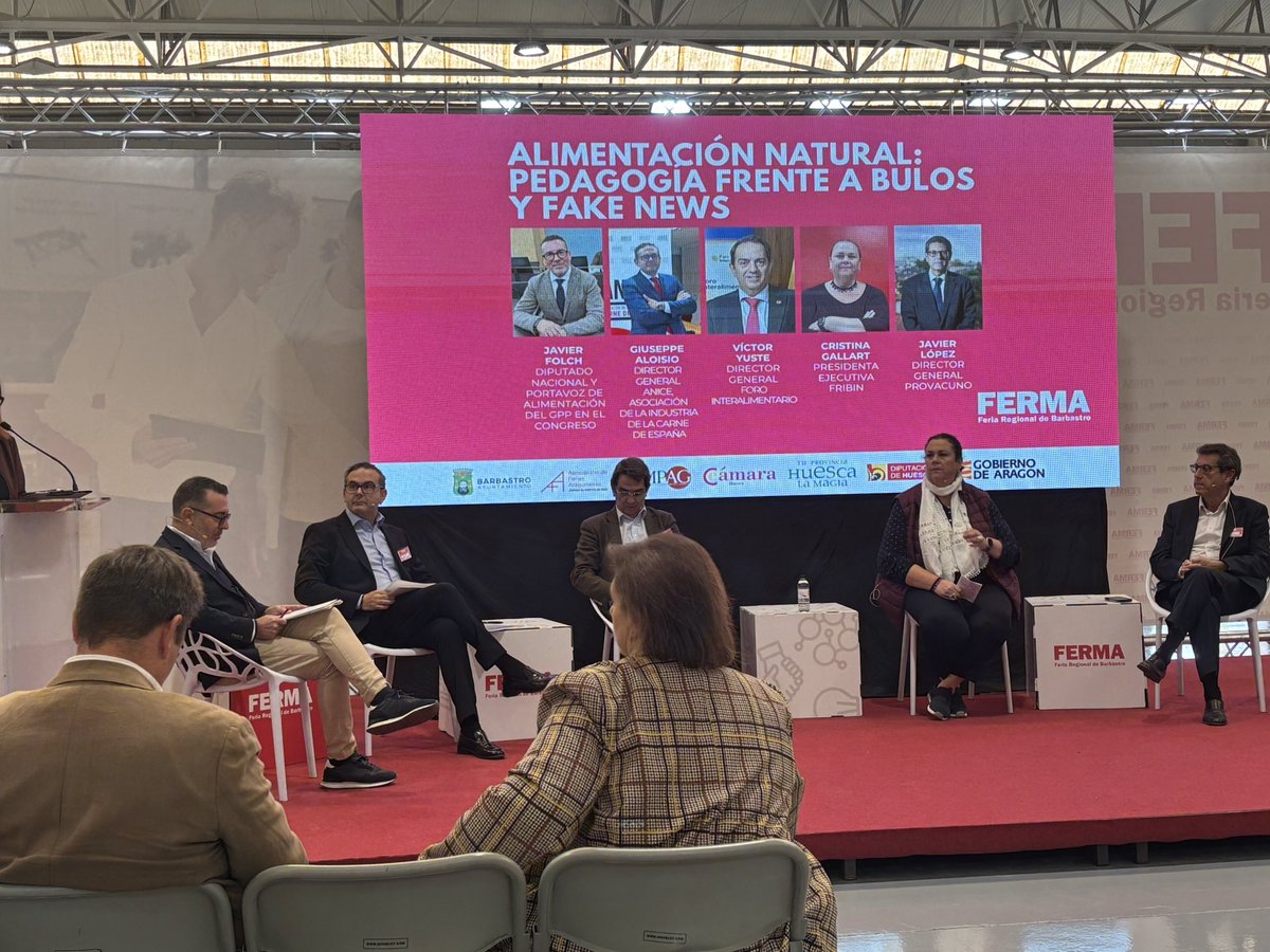 A la fira FERMA a Barbastro. A Semillas de Futuro joves del sector agroalimentari i a Alimentación Natural representants del sector  fan pedagogia sobre Fake News i bulos.