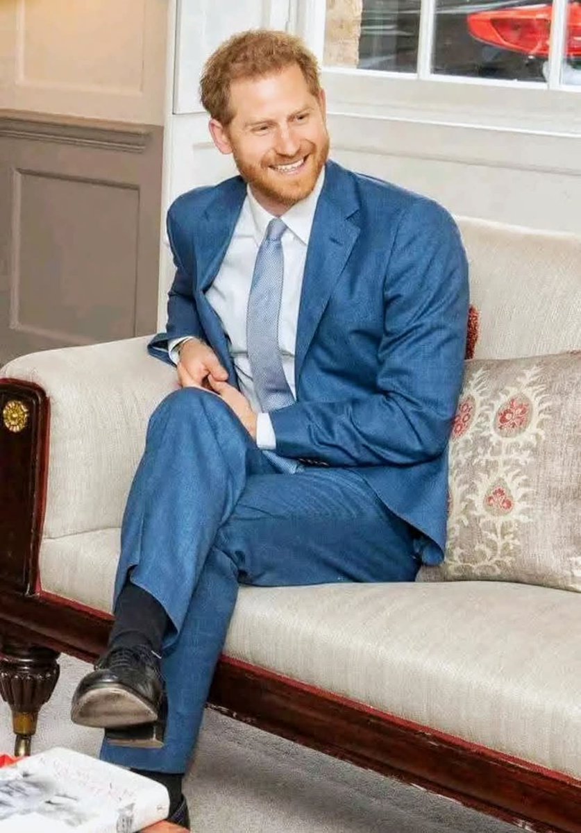 MommaT2309's tweet photo. No crown needed our King of hearts ❤️ 

#PrinceHarry https://t.co/PwYQBCfNK3