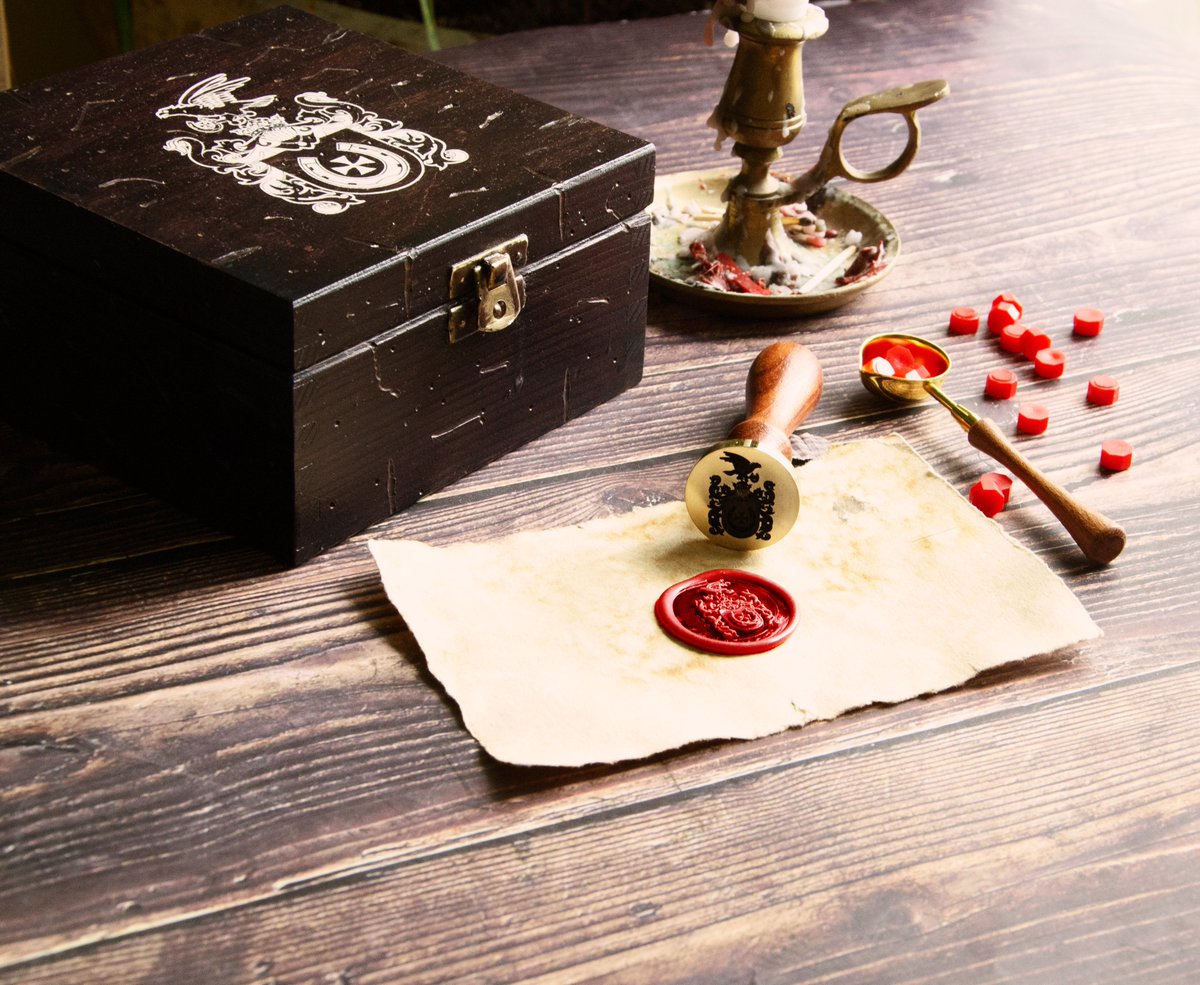 An exceptional wax seal stamp featuring the historic Jastrzębiec coat of arms – not just a tool, but a work of art. Each press of the stamp leaves a sharp, detailed impression, adding a touch of noble distinction to your letters, gifts, or special occasions.