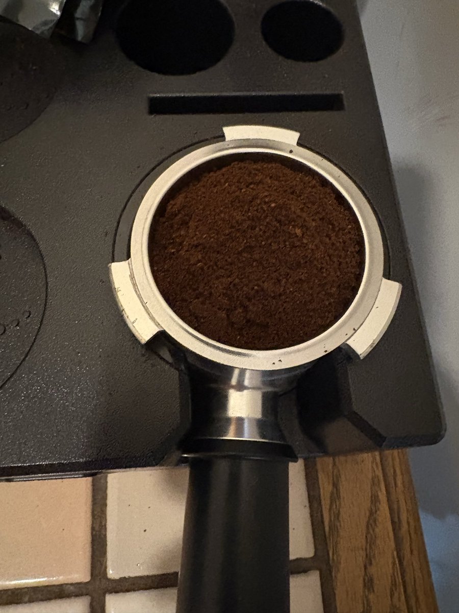 khou_mouatamid's tweet image. Lkhedma Halal 
#barman ☕️